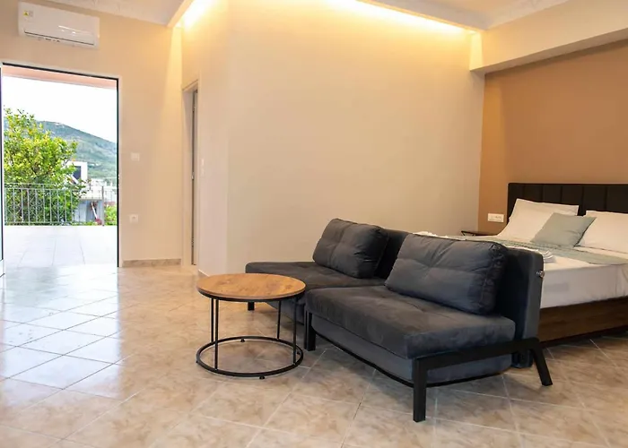 Perdika Center Rooms