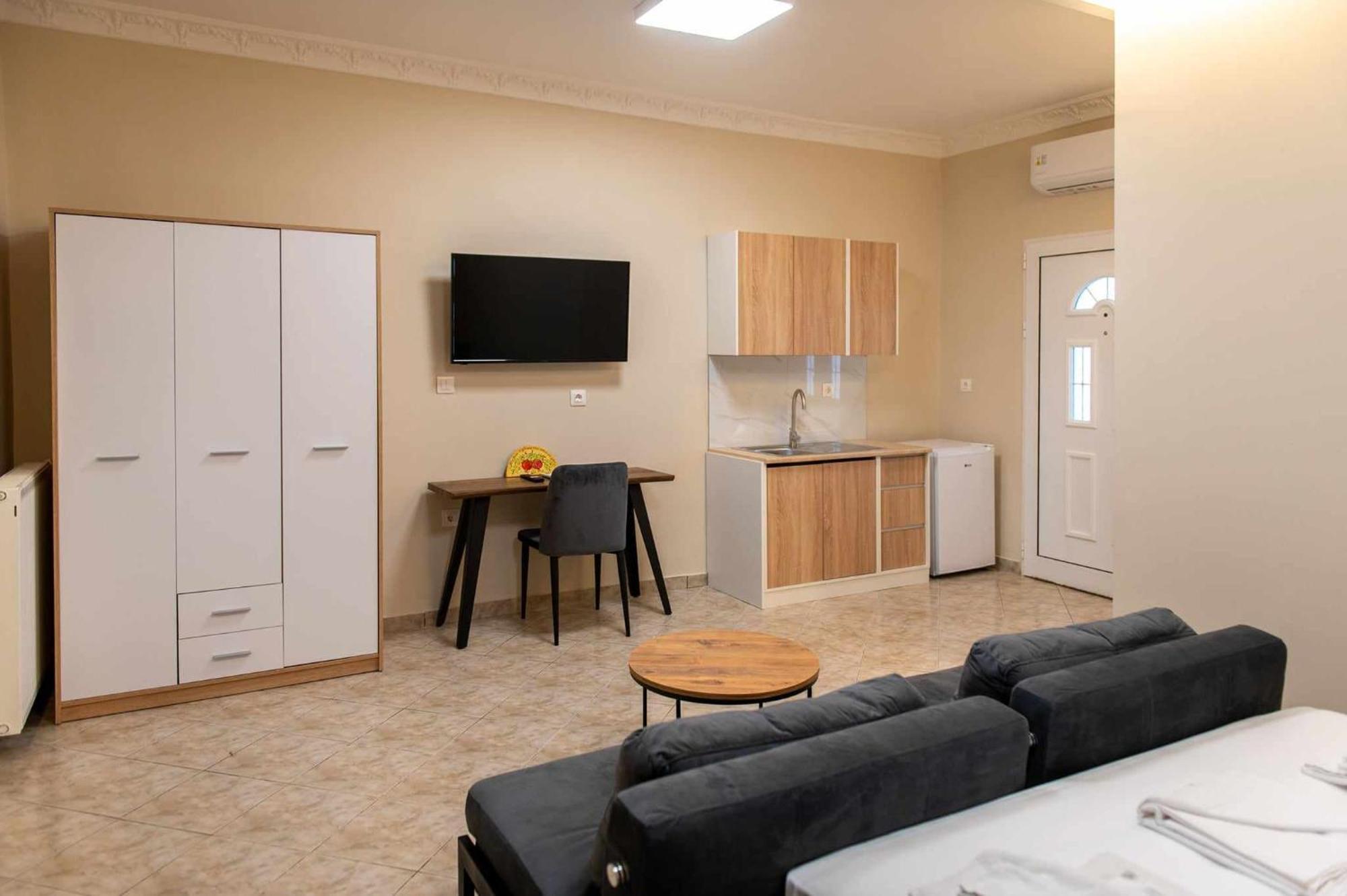Center Apartment *